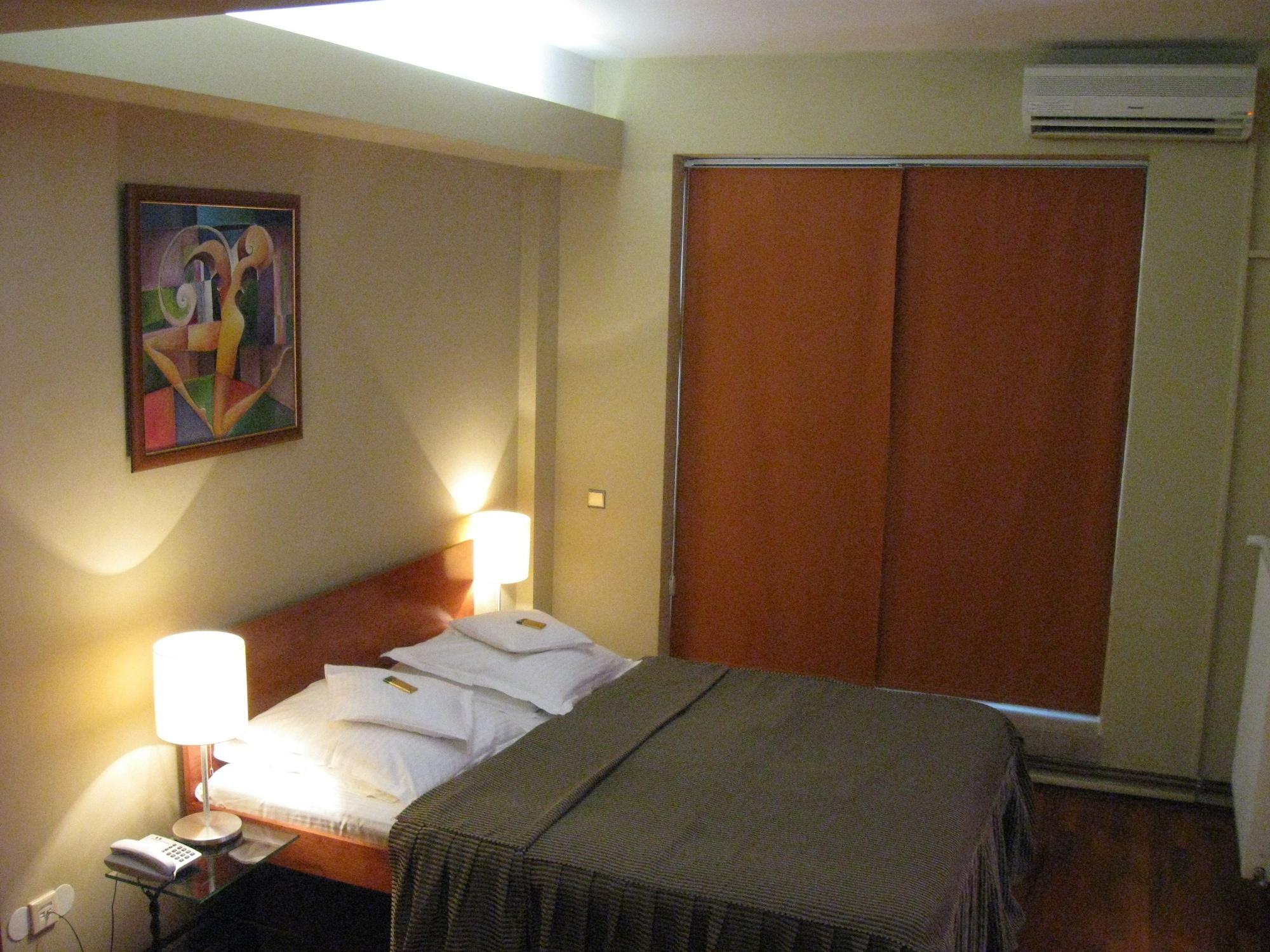 Tania-Frankfurt Hotel Bucureşti Exterior foto